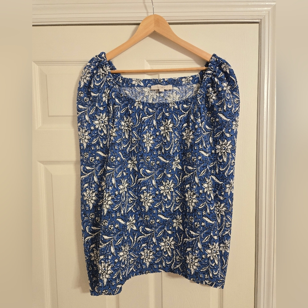 Loft Blue And White Floral Blouse Long Sleeves Size Large